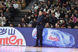 复刻去年总决赛上赛季冠亚军辽宁、新疆 8进4系列赛提前遭遇