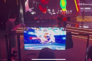 媒体人看Punk提前开香槟：手柄都扔了 发现没死赶紧过去捡 太憨了