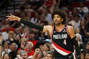 开拓者官方：塞布尔左手拇指受伤 本场比赛不会回归