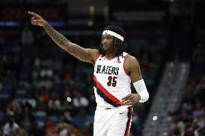 小杨还有机会吗？斯普利特：罗威今日可以出战！