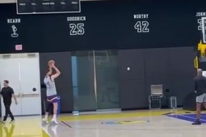 湖人的秘密武器要复出了？克莱伯今天训练了底角三分