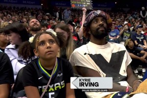 好久不见！欧文带女儿观战WNBA，这简直一个模子刻出来的